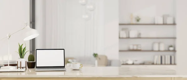 Arbetsplats Med Laptop Vit Skärm Mockup Kaffekopp Bordslampa Inredning Och — Stockfoto