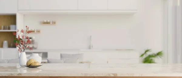 ダイニングテーブル付きのモダンな豪華な白いキッチンを背景に 白い大理石のテーブルの上に製品のディスプレイ用のコピースペースのクローズアップイメージ 3Dレンダリング 3Dイラスト — ストック写真