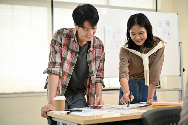 Smart Attractive Asian Female Graphic Designer Discussing Planning New Prototype — Stock Photo, Image