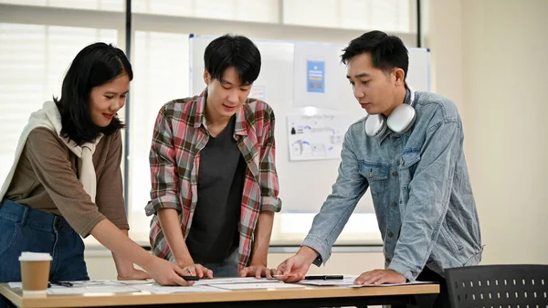 Group Professional Asian Graphic Designers Developers Meeting Brainstorming Planning New — Stock Photo, Image