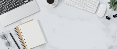 Boş defter, ofis malzemeleri ve 3D kopyalama, 3D illüstrasyon ile modern çalışma alanının en üst görünümü 