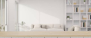 Arkaplan olarak parmaklıklı, minimal beyaz oturma odasına karşı ahşap bir masanın üstündeki boş bir maketin yakın plan görüntüsü. 3d görüntüleme, 3d illüstrasyon