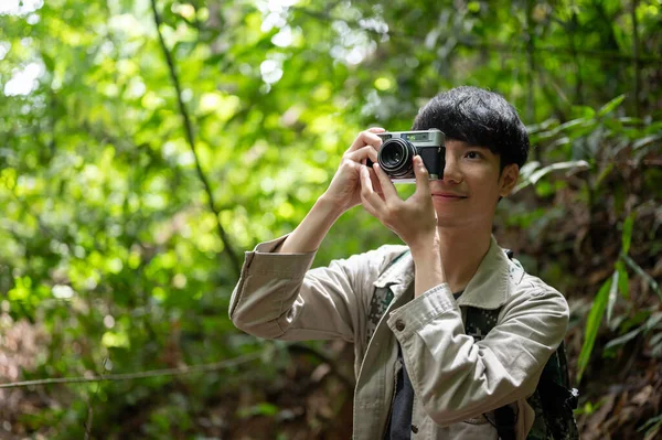 Happy Young Asian Male Hiker Takes Pictures His Vintage Film — Stock Photo, Image