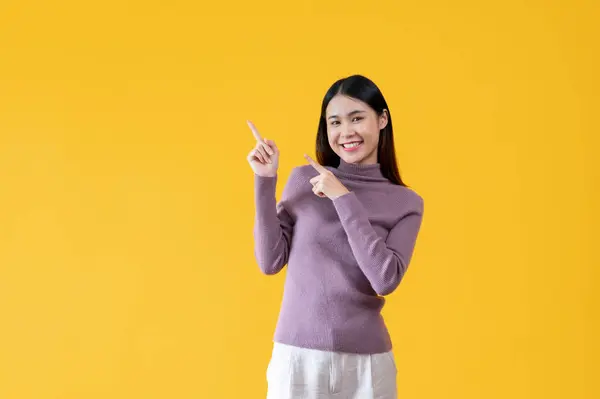 Beautiful Asian Woman Smiling Pointing Her Fingers Empty Space Standing — Stock Photo, Image