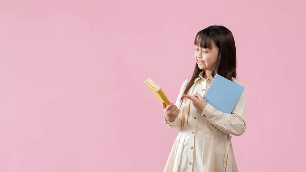 Adorable Young Asian Girl Looking Her Books Her Hands Happy — Stock Photo, Image
