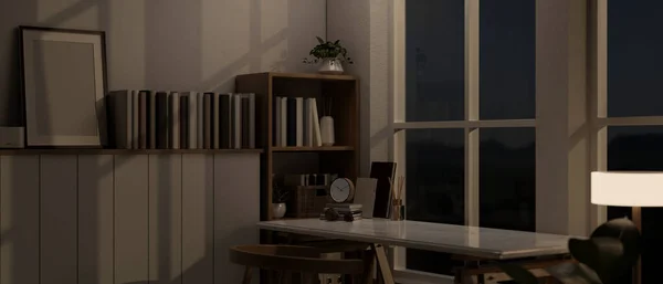 窓にテーブル 床ランプ 装飾が施されたモダンで快適なダークホームワークルーム 3Dレンダリング 3Dイラスト — ストック写真