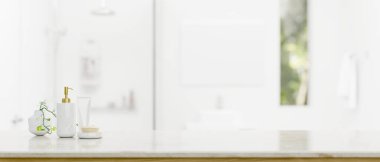 Bir şampuan şişesi, bir sabun, bir losyon tüpü ve arka planda bulanık beyaz bir banyo olan saksı bitkisi olan beyaz bir masa üstü için yer kopyala. 3d görüntüleme, 3d illüstrasyon