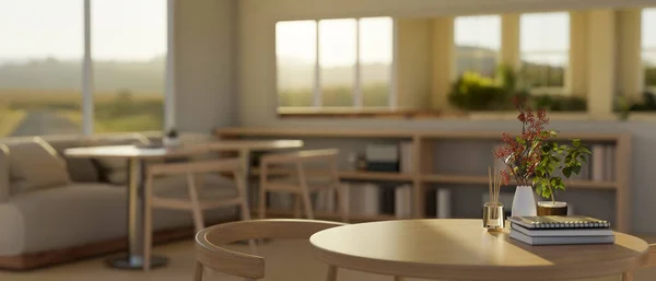 在现代舒适的咖啡店或咖啡店里 木制圆桌上有配饰的仿制空间的特写图像 模糊的背景 3D渲染 3D说明 — 图库照片
