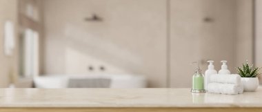 Ürününüzü modern bir banyonun bulanık arka planına sahip lüks beyaz bir masa üstünde veya tezgahta sergilemek için tuvalet malzemeleri ve kopyalama alanı. 3d görüntüleme, 3d illüstrasyon