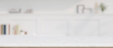 Çağdaş bir beyaz ev ofisinde beyaz mermer bir masanın üstünde ürünleri sergilemek için bir kopya alanı. Çalışma alanı, çalışma masası, ev ofisi. 3d görüntüleme, 3d illüstrasyon