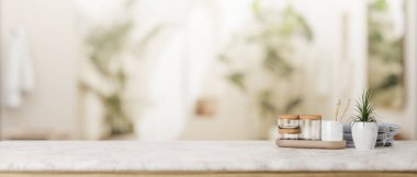 Modern, lüks bir banyoda beyaz mermer bir masanın üstünde ürünleri sergilemek için bir sunum alanı. 3d görüntüleme, 3d illüstrasyon