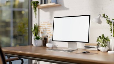 Çağdaş bir minimalist ev ofisi ya da özel ofis içi beyaz ekran bilgisayar modeliyle ahşap bir masa üzerinde beyaz tuğladan bir duvara dayanıyor. 3d görüntüleme, 3d illüstrasyon