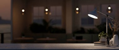 Masada ürünleri sergilemek için kullanılan bir mekanda dekoratif nesneler ve çağdaş, koyu kahve dükkanlarında veya restoranlarda bulunan loş bir ışık bulunmaktadır. resim 3d görüntüleme, 3d illüstrasyon