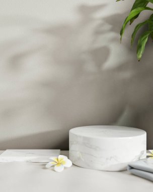 Ürünleri, havluları ve Frangipani çiçeklerini sergilemek için beyaz mermer podyumları yuvarlak ve dikdörtgen şeklinde beyaz bir masa üzerinde yaprak gölgeli beyaz bir masa üzerindedir. 3d görüntüleme, 3d illüstrasyon