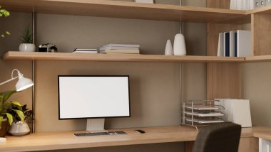 Ahşap bir masanın üzerinde beyaz ekran maketi olan bir bilgisayar, rahat bir ofis odasındaki lamba, kitap ve ev bitkilerinin ışığını yansıtıyor. İş yeri konsepti. 3d görüntüleme, 3d illüstrasyon