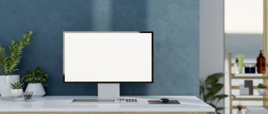 Beyaz ekran maketi, kahve fincanı ve modern bir odada mavi duvara karşı beyaz bir masanın üzerindeki dekorasyon bitkilerine sahip bir bilgisayar. İş yeri, ev ofisi, 3D çizim, 3D resim