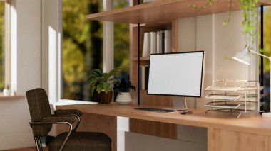 Beyaz ekran maketi olan bir bilgisayar, modern mobilyalı bir odada ahşap bir masanın üzerinde, rahat kahverengi bir ofis sandalyesi ve oda dekoru içerir. 3d görüntüleme, 3d illüstrasyon