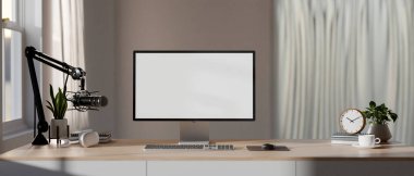 Podcast ekipmanlı minimalist bir ev stüdyo ofisinin ön görüntüsünde beyaz ekran modeli, mikrofon, kulaklık ve dekorlu bir bilgisayar yer alıyor. 3d görüntüleme, 3d illüstrasyon
