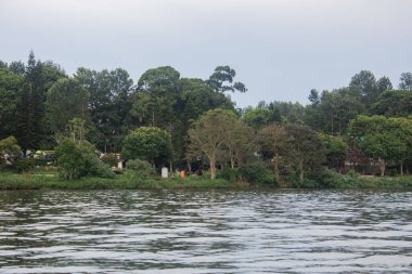 Park ve Yercaud Gölü manzarası Hindistan 'ın Tamil Nadu kentindeki en büyük göllerden biridir.