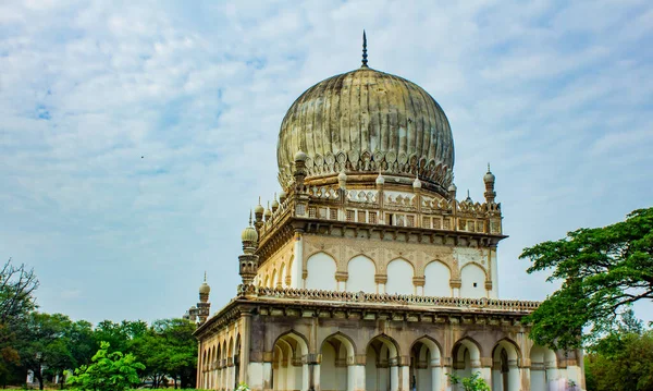 stock image Beautiful historic tomb building in Qutb Shahi Archaeological Park, Hyderabad, India