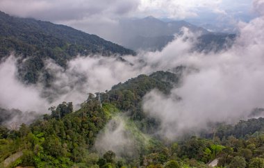 Genting Highlands, Malezya boyunca sisli dağların manzarası