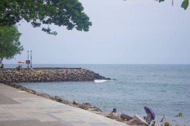 Kochi, Kerala, Hindistan - 14 Mayıs 2024: Vasco Da Gama Meydanı boyunca gezinti güvertesi, Fort Kochi, Kerala.