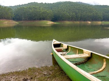 Munnar 'daki Echo Point, Nilgiri Tepeleri, Munnar, Kerala tepeleri arasında popüler bir turistik yerdir.