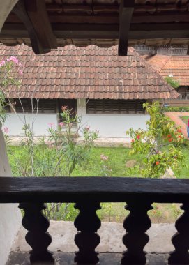 Padmanabhapuram Sarayı 'nın penceresi, Tamil Nadu' nun Kanyakumari bölgesinde Padmanabhapuram 'da bulunan Travancore döneminden kalma bir saray. Kalkulam Sarayı olarak da bilinir.,