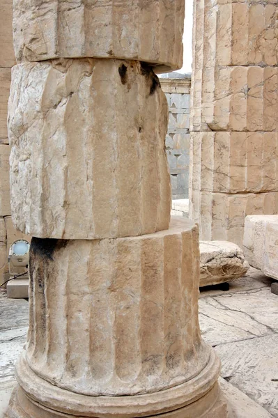 Arkitektoniska Detaljer Skiftade Fasetterade Stenblock Pelare Vid Basen Akropolis Aten — Stockfoto