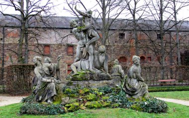 Proserpina 'nın Kaçırılması, Residenz Adliyesi' ndeki heykel grubu, 18. yüzyıl Barok Prens-Piskopos Sarayı, Wurzburg, Almanya - 26 Ocak 2023