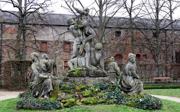 德国伍尔兹堡18世纪巴洛克贵族主教宫皇家花园雕塑小组Proserpina被绑架事件 2023年1月26日 — 图库照片