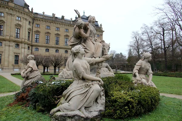 Porwanie Europy Grupa Rzeźbiarska Ogrodach Dworskich Rezydencji Xviii Wieczny Barokowy — Zdjęcie stockowe