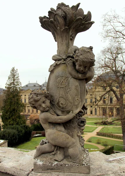 德国伍尔兹堡 18世纪巴洛克贵族 主教宫 Redenz宫廷花园 保存印有卡通画图案的乌蒂雕塑 2023年1月26日 — 图库照片