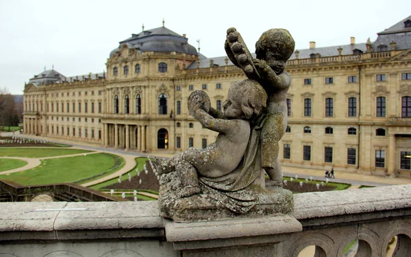 Socha Puttiho Hrajícího Činely Dvorních Zahradách Residenzu Barokní Palác Knížete — Stock fotografie