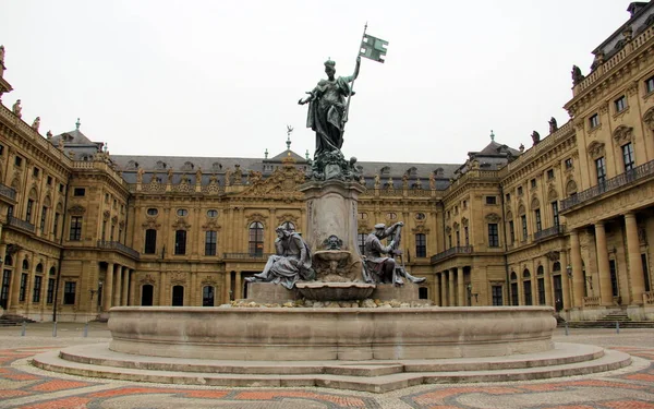Frankonianbrunnen Esculturas Decoradas Fonte Neo Barroca Residenzplatz Frente Palácio Arcebispado — Fotografia de Stock