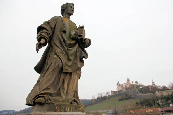 Статуя Святого Тотнана Старом Главном Мосту Майнбрюк Мариенберг Холме Заднем — стоковое фото