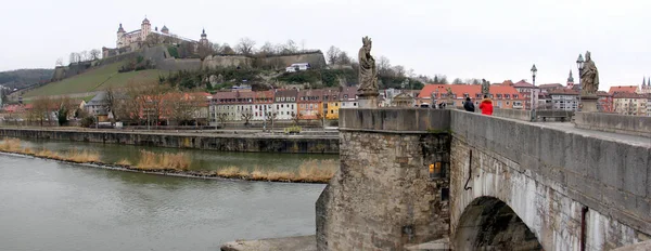 Old Main Bridge Alte Mainbruecke Marienberg Fortress Hill Background Panoramic — Foto de Stock