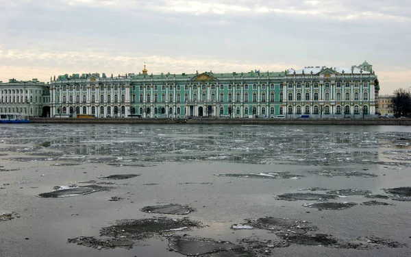 Winter Palace Waterfront Exterior Neva River Floating Ice Foreground Petersburg — Stock Photo, Image