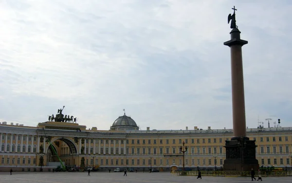Palace Square Gloomy Cloudy Day Scene Alexandrian Column Right Foreground — Stock Photo, Image