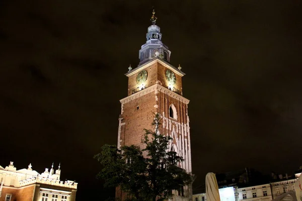 Rathaus Uhrenturm Hauptmarkt Nachtansicht Krakau Polen Juni 2012 — Stockfoto