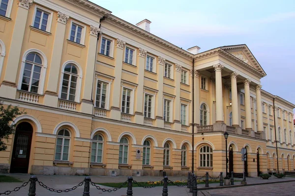 Kazimierz Palace는 바르샤바 대학교 회고록을 보유하고 있으며 크라쿠프 스키미시 캠퍼스에서 — 스톡 사진