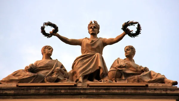 Allegorical Sculptural Group Topping Classical Building Old Library Center Main — Stock fotografie