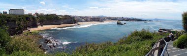 Pointe Saint-Martin 'den Fransa' nın güneybatısındaki Biarritz 'e doğru panoramik manzara - 15 Mayıs 2017