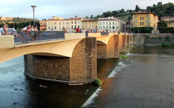Ponte Alle Grazie Arno Nehri Üzerindeki 1950 Lerin Köprüsü Aşağı — Stok fotoğraf