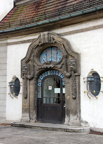 Bir Giriş Kapısının Jugendstil Heykelinin Taş Oymalı Süslemelerinin Ayrıntıları Sprudelhof — Stok fotoğraf