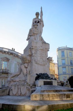 Avenida da Liberdade 'deki Büyük Savaş Ölüleri Anıtı, 1931 yılında açıldı, akşam erken saatlerde Lizbon, Portekiz - 1 Şubat 2024