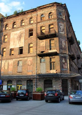 Majer Wolanowski 'nin kiralık evi, Kamienica Majera Wolanowski, Holocausts anıtı olarak kullanılan tarihi konut binası, Varşova, Polonya - 5 Temmuz 2012