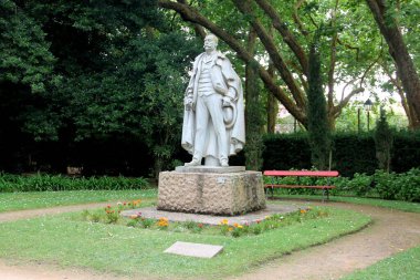 Ramalho Ortigao Anıtı, 19. yüzyıl sonları ve 20. yüzyıl başları yazarı, Leopoldo de Almeida 'nın I. Carlos Parkı, Caldas da Rainha, Portekiz - 16 Mayıs 2024