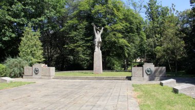 2. Dünya Savaşı Anıtı ve Anıtı Havlicek Bahçeleri, Teplice, Çek Cumhuriyeti - 8 Temmuz 2024