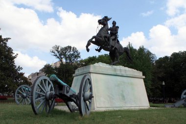 Andrew Jackson 'ın binicilik heykeli, Clark Mills tarafından 1853 yılında, Lafayette Meydanı' nın merkezinde, Washington, DC, ABD - 5 Eylül 2015
